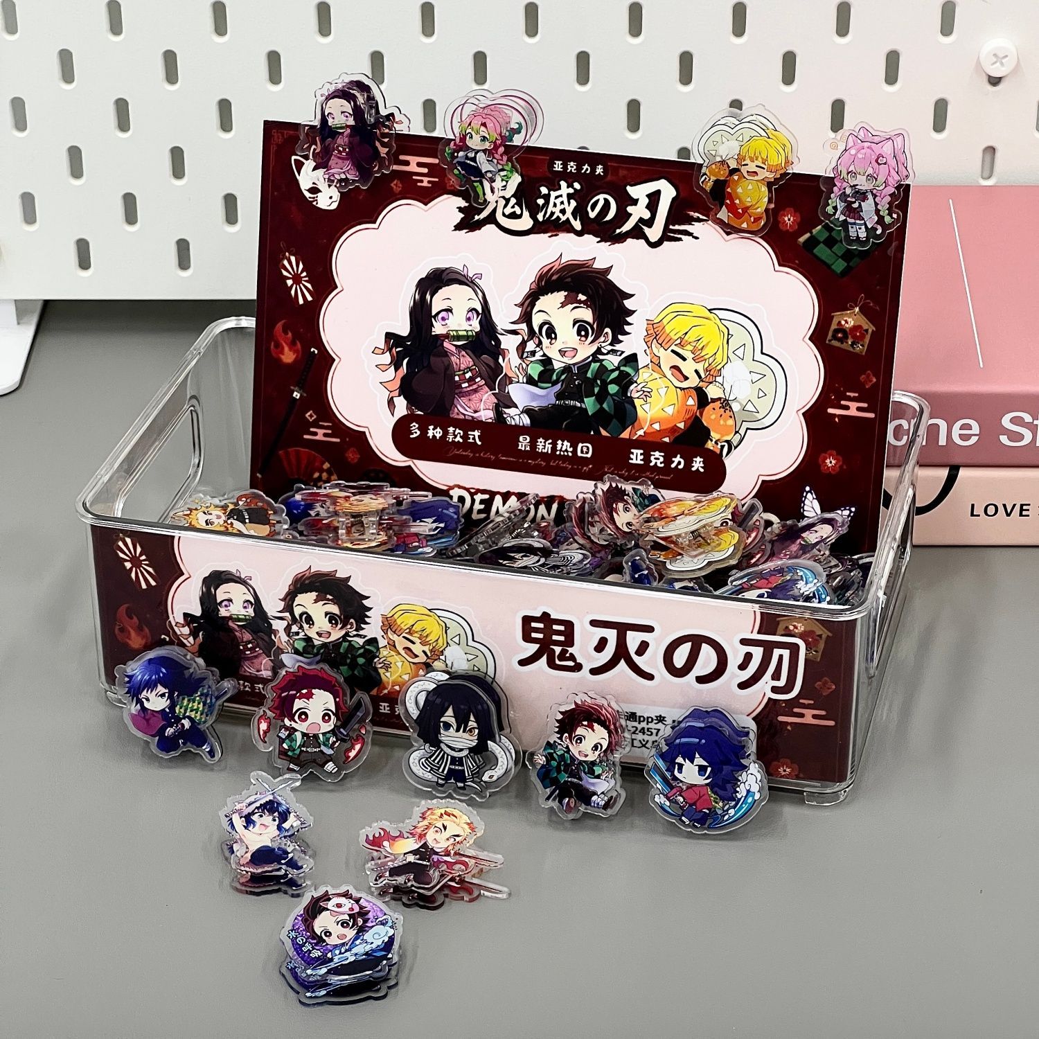 Komplette Box mit Demon Slayer – Anime Merchandise Box Bewertung und Preis
